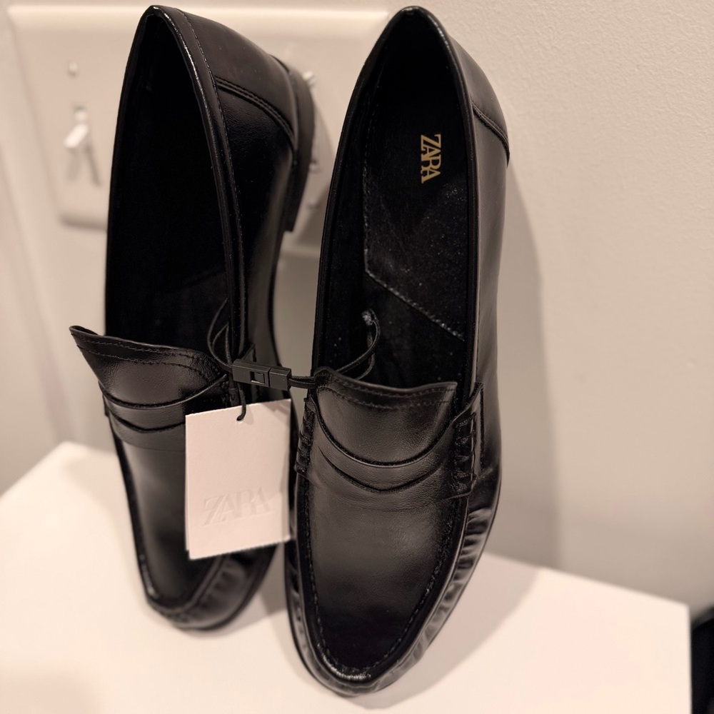 Zara NWT Black Soft Ruched Loafers | Size 10 - Modern Minimalist Flats